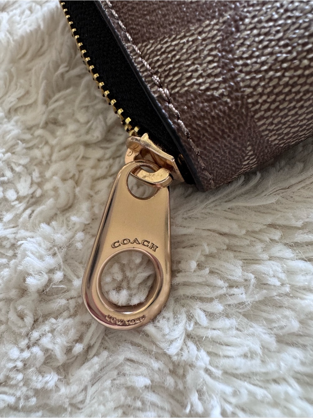 Coach Signature Long Zip Around Wallet NWT - Picture 6 of 11